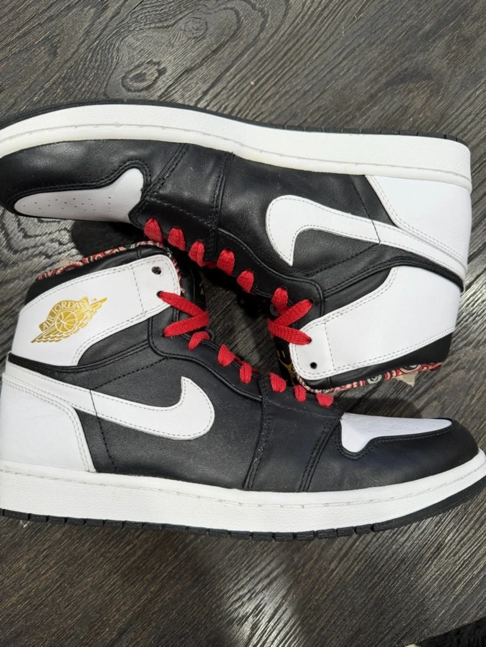 Air Jordan 1 Retro High RTTG Las Vegas Blk/Mtllc Gold-Wht Size 12 -new